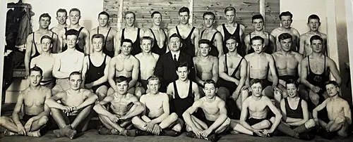 Välkommen till Borås Gym & Atletklubb! Vi finns på Getängsvägen 6 i Borås. Borås Gym & AtletklubbPå Borås Gym & Atletklubb har generationer av människor sedan 1914 ägnat sig åt träning för en starkare kropp. Vi bedriver gymträning i vårt fullt utrustade gym för säker motionsträning för ungdomar och seniorer i alla åldrar.Kraftkällan erbjuder Styrkelyft och Tyngdlyftning på hög nivåI vår lika bra fullt utrustade avdelning för kraftsporter med tävlingsverksamhet inom styrkelyft och tyngdlyftning där klubben fostrat flera lyftare på hög nationell nivå.Vi tror på att man blir som bäst tillsammans, genom både hård träning och trevligt sällskap. Vill du bli starkare tillsammans med oss? Vi finns även på instagram, facebook och tiktok. Välkommen att bli medlem hos oss och bidra till ytterligare ett sekel av styrka! Du är alltid välkommen att provträna, kontakta oss innan här. borasatletklubb.se - Telefon: 073-0704106Borås Gym & Atletklubb investerar i ett Precor Löpband i hög gymkvalitet från GymPartner.nu ÖppettiderAlla dagar 05:00 - 22:00KontaktuppgifterEmail: info@borasatletklubb.seTelefon: 073-0704106AdressGetängsvägen 6504 68, Borås